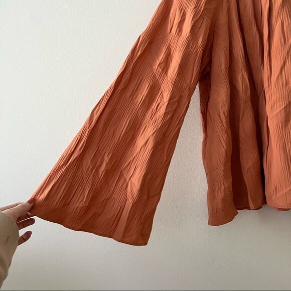 Elizabeth & James Orange Off-the-Shoulder Bell Sleeve Blouse - Picture 3 of 5